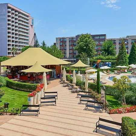Апартамент Freedom Beach With Pool, Gym And Free Transfer Слънчев бряг