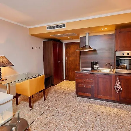 Freedom Beach With Pool, Gym And Free Transfer Апартамент Слънчев бряг
